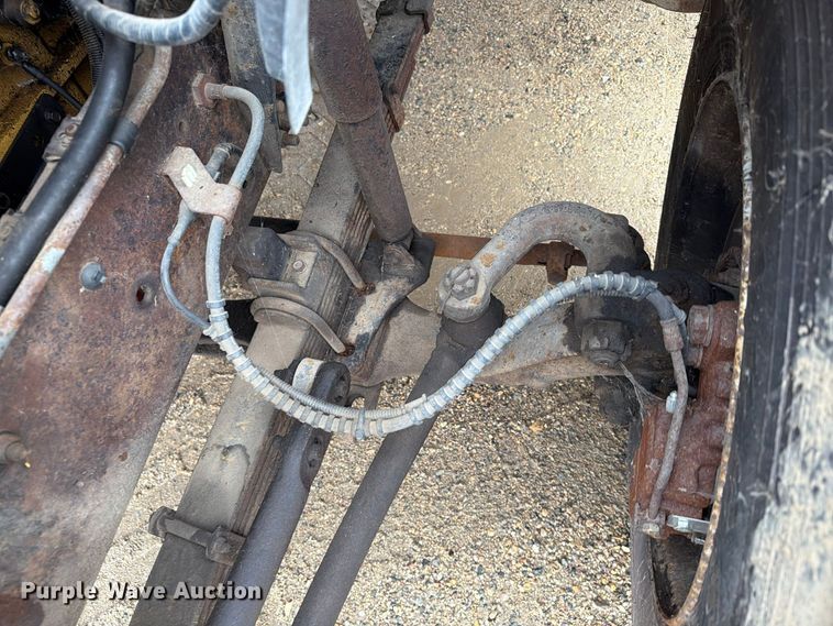 image for item FT5002 2000 Ford F650 Super Duty box truck