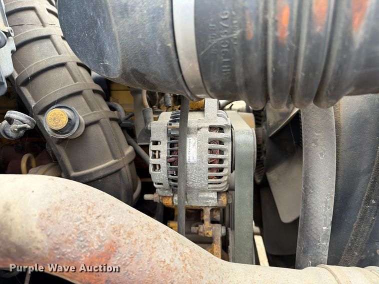 image for item FT5002 2000 Ford F650 Super Duty box truck