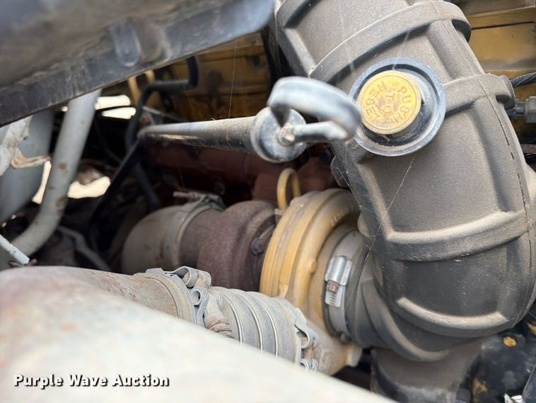 image for item FT5002 2000 Ford F650 Super Duty box truck