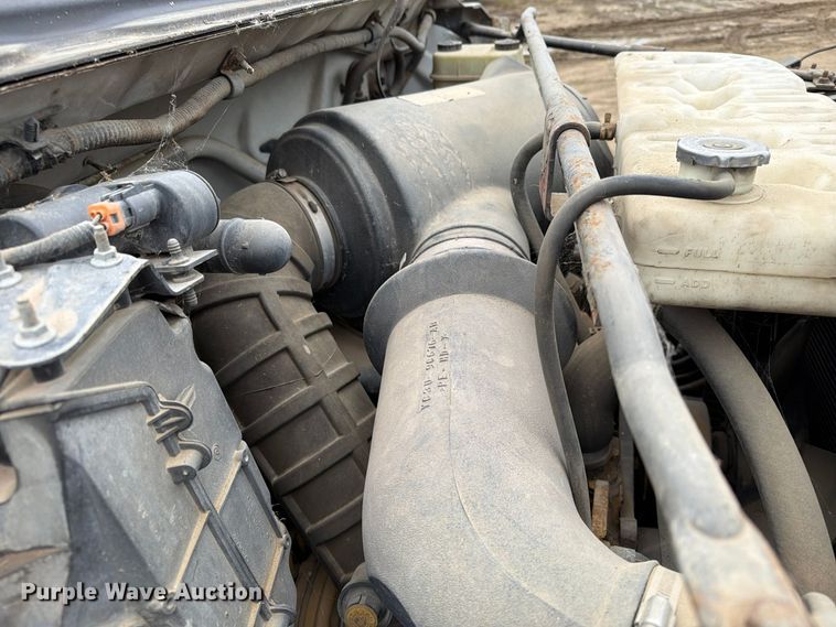 image for item FT5002 2000 Ford F650 Super Duty box truck