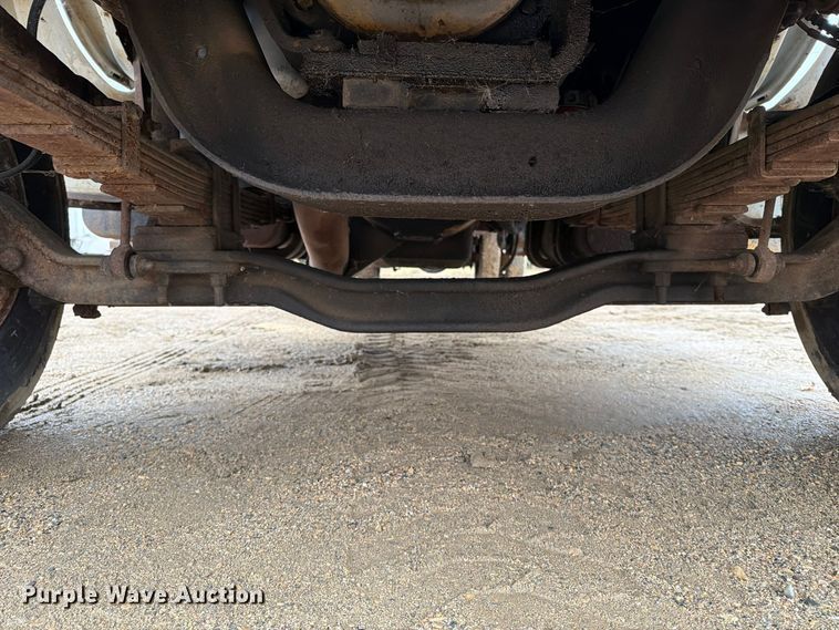 image for item FT5002 2000 Ford F650 Super Duty box truck