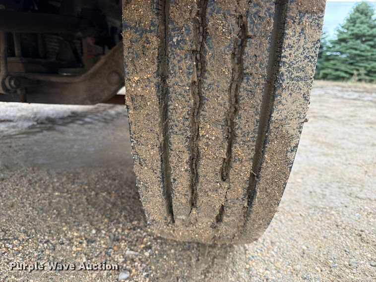 image for item FT5002 2000 Ford F650 Super Duty box truck