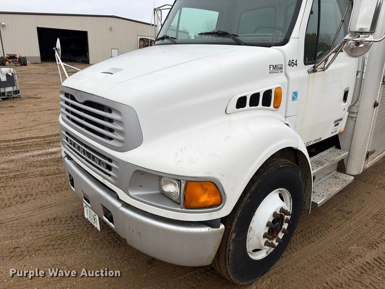 image for item FT5003 2006 Sterling Truck Acterra box truck