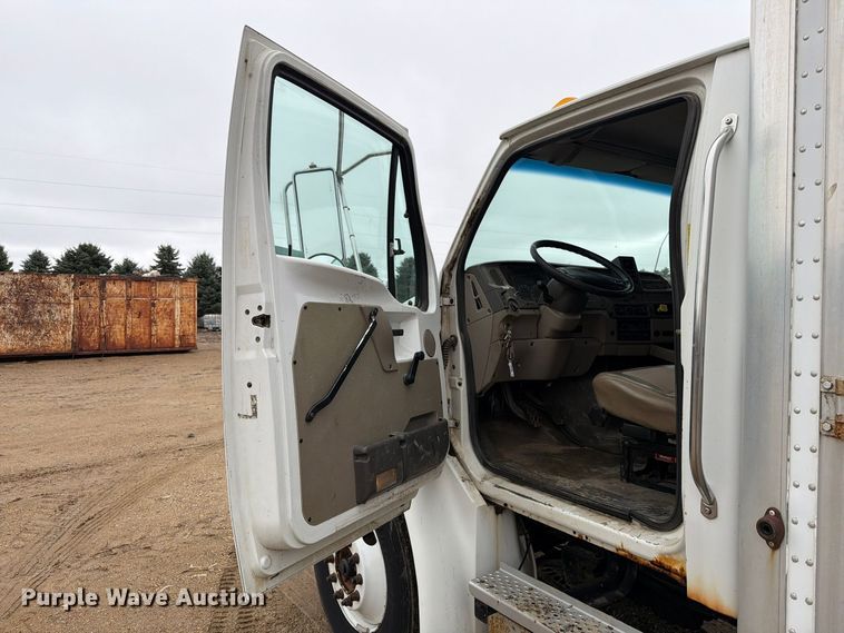 image for item FT5003 2006 Sterling Truck Acterra box truck