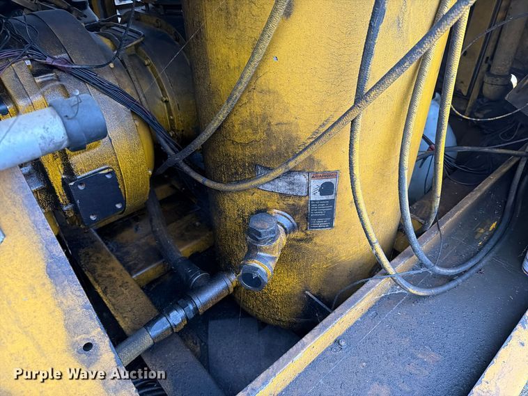 image for item FT5004 Sullair 750 DTQ JD GOVT air compressor