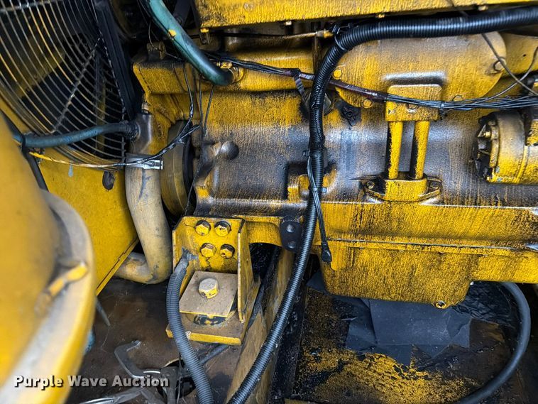 image for item FT5004 Sullair 750 DTQ JD GOVT air compressor