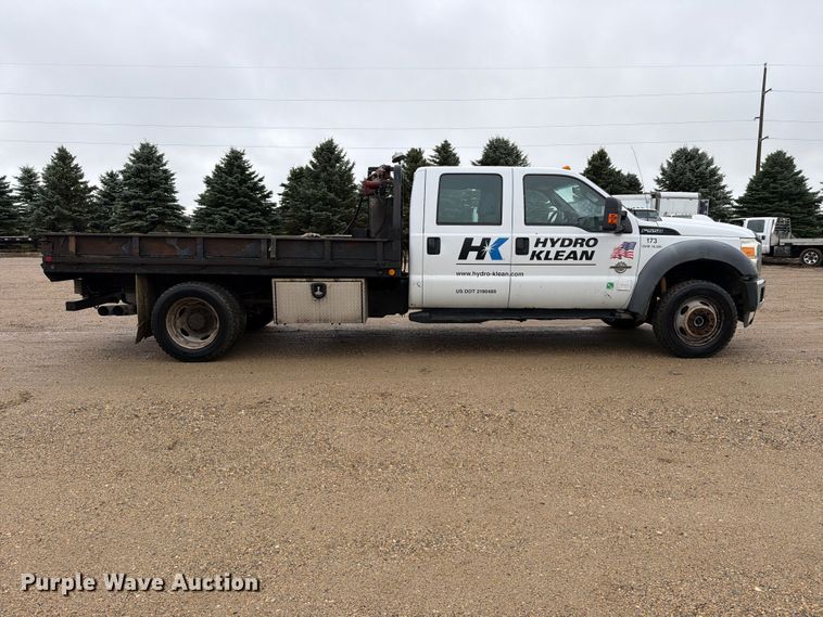 image for item FT5006 2011 Ford F550 flatbed truck
