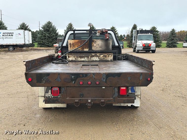 image for item FT5006 2011 Ford F550 flatbed truck