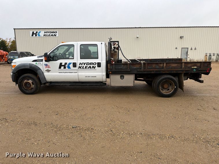 image for item FT5006 2011 Ford F550 flatbed truck
