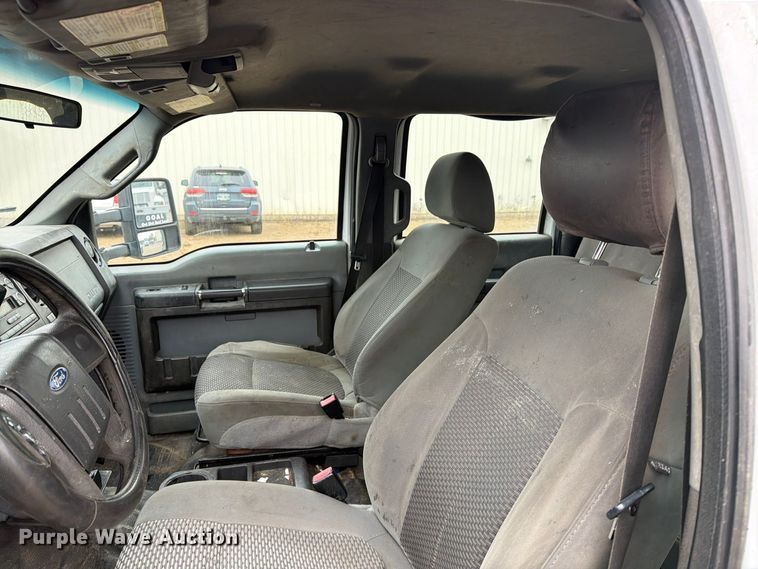 image for item FT5006 2011 Ford F550 flatbed truck