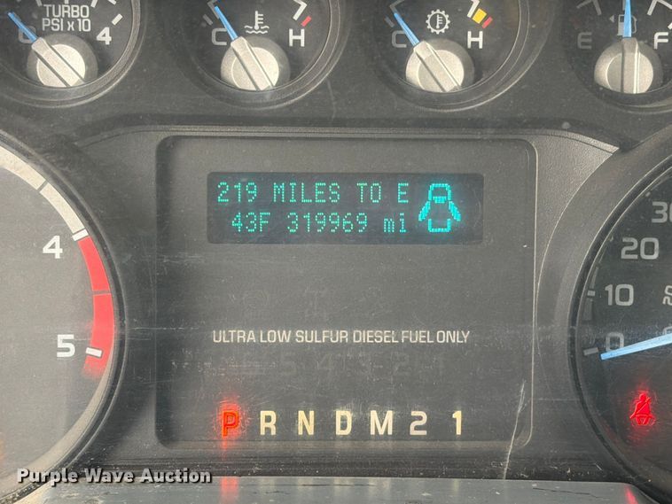 image for item FT5006 2011 Ford F550 flatbed truck