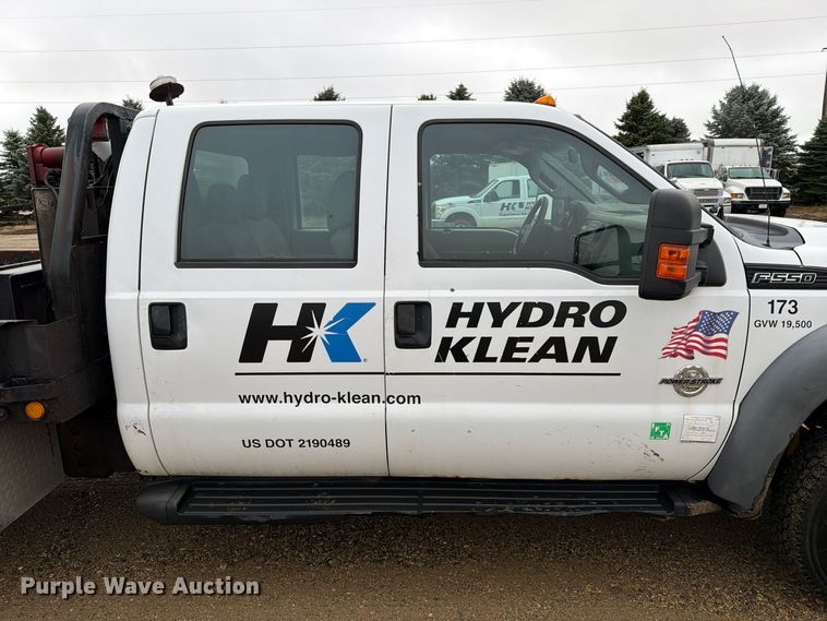 image for item FT5006 2011 Ford F550 flatbed truck