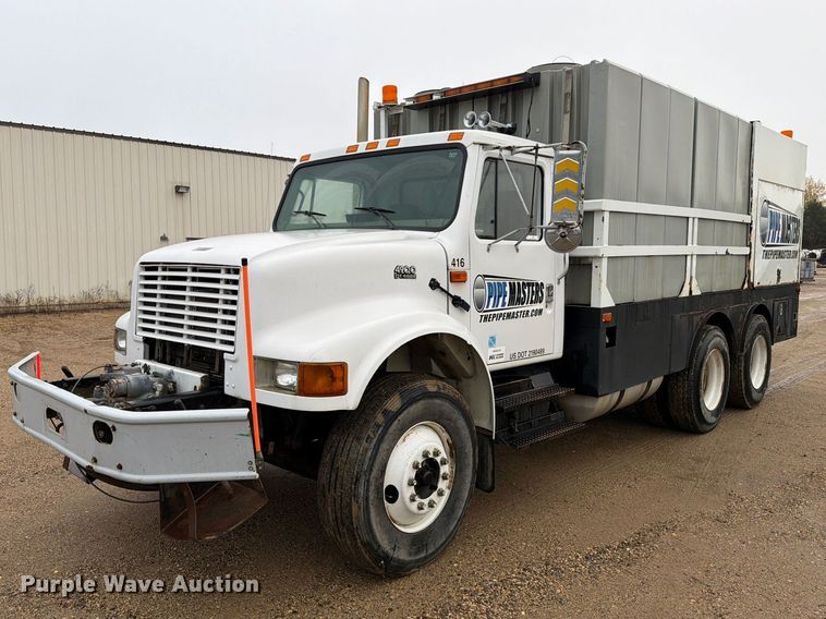 image for item FT5008 2001 International 4900 sewer jetter truck