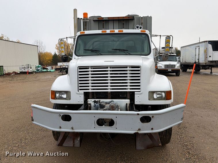 image for item FT5008 2001 International 4900 sewer jetter truck