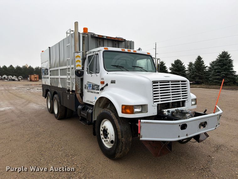 image for item FT5008 2001 International 4900 sewer jetter truck