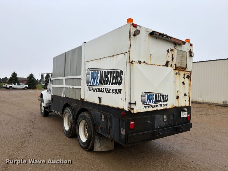 image for item FT5008 2001 International 4900 sewer jetter truck