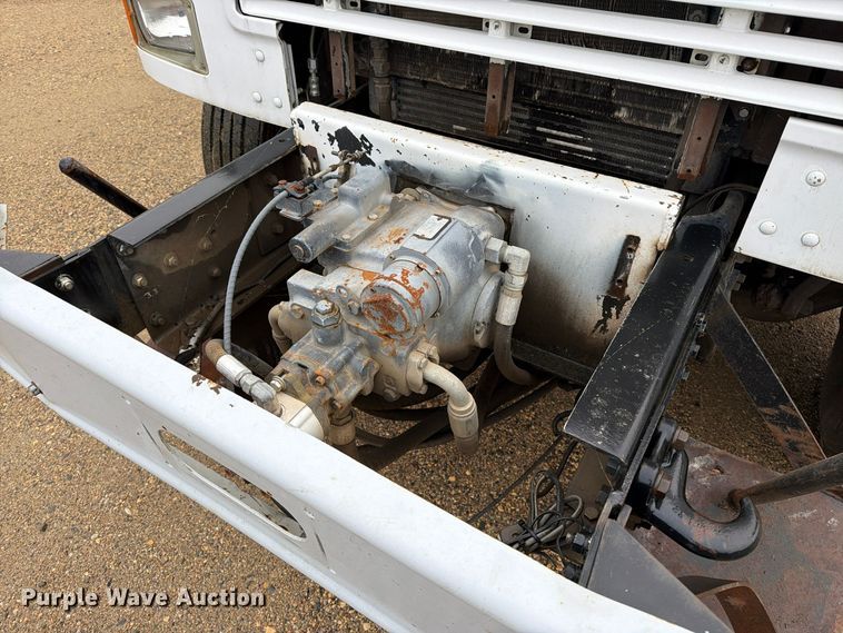 image for item FT5008 2001 International 4900 sewer jetter truck