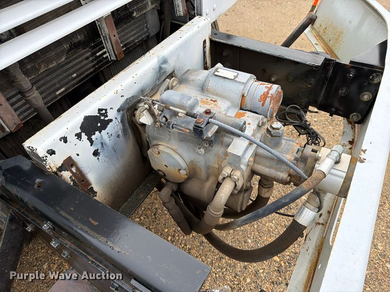 image for item FT5008 2001 International 4900 sewer jetter truck