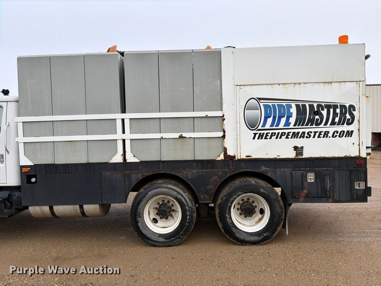 image for item FT5008 2001 International 4900 sewer jetter truck