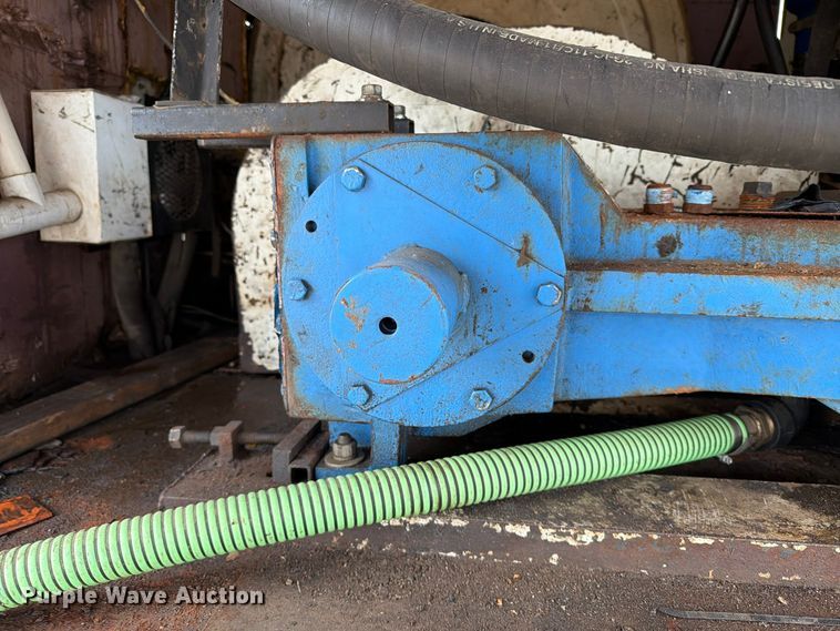 image for item FT5008 2001 International 4900 sewer jetter truck