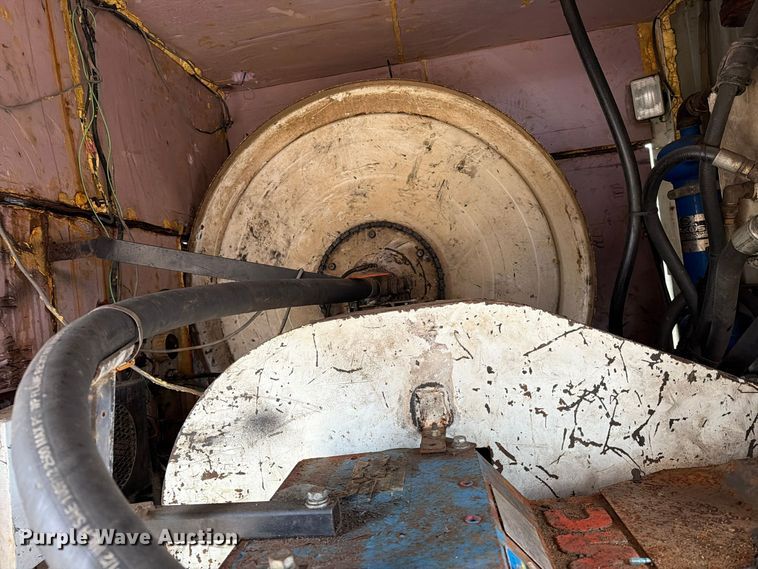 image for item FT5008 2001 International 4900 sewer jetter truck