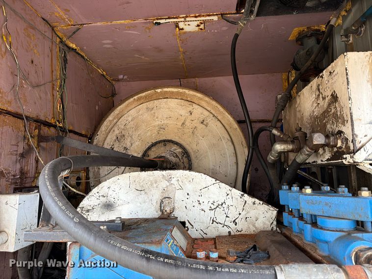 image for item FT5008 2001 International 4900 sewer jetter truck