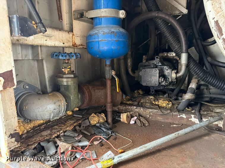 image for item FT5008 2001 International 4900 sewer jetter truck