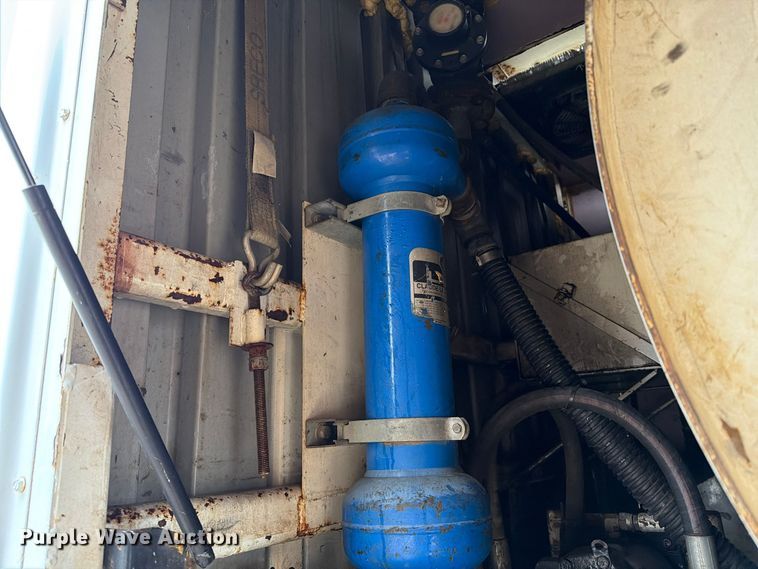image for item FT5008 2001 International 4900 sewer jetter truck