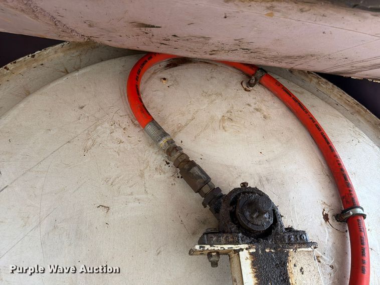 image for item FT5008 2001 International 4900 sewer jetter truck