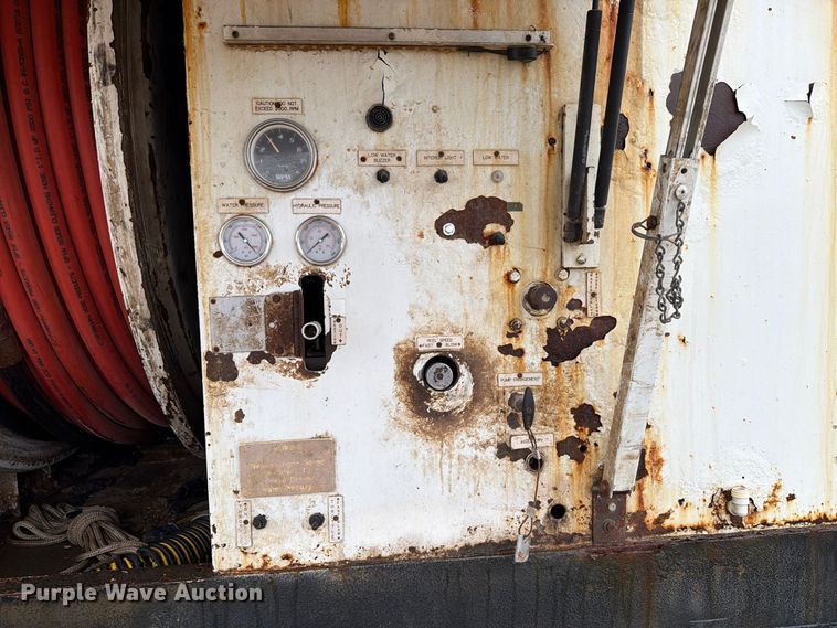 image for item FT5008 2001 International 4900 sewer jetter truck