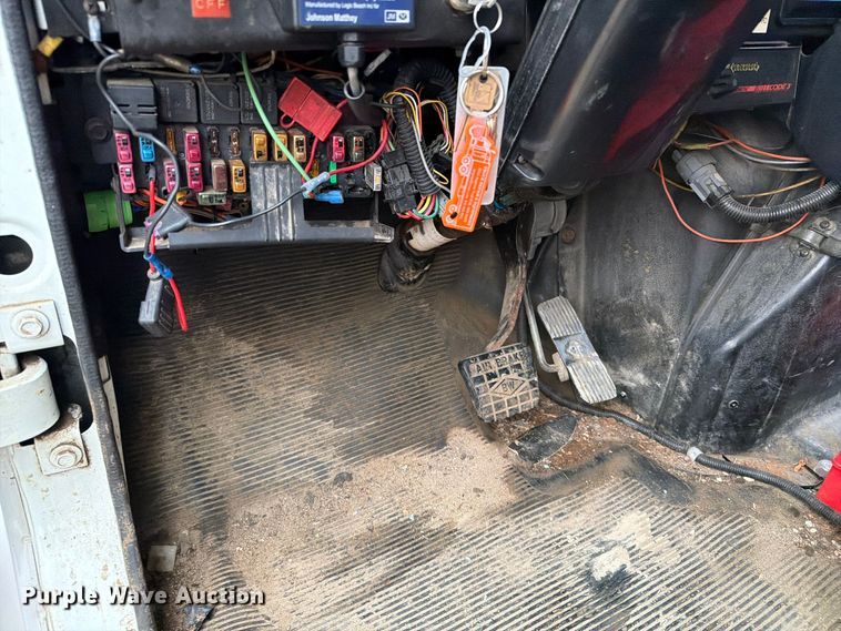 image for item FT5008 2001 International 4900 sewer jetter truck
