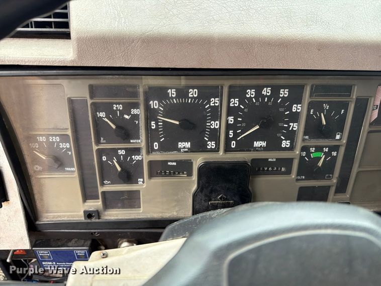 image for item FT5008 2001 International 4900 sewer jetter truck