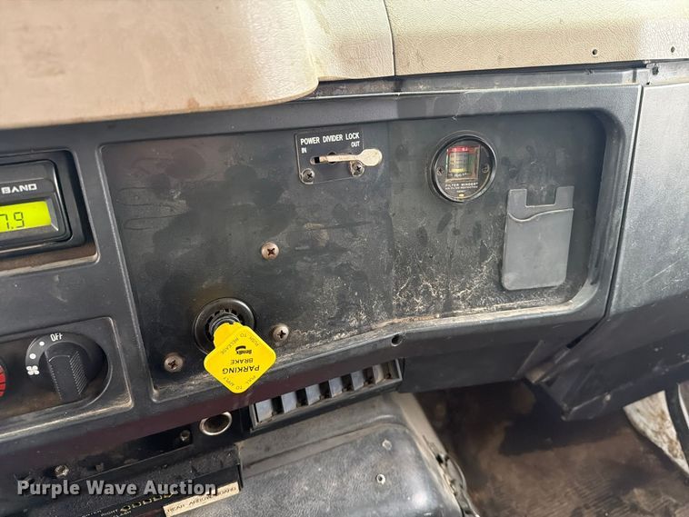 image for item FT5008 2001 International 4900 sewer jetter truck