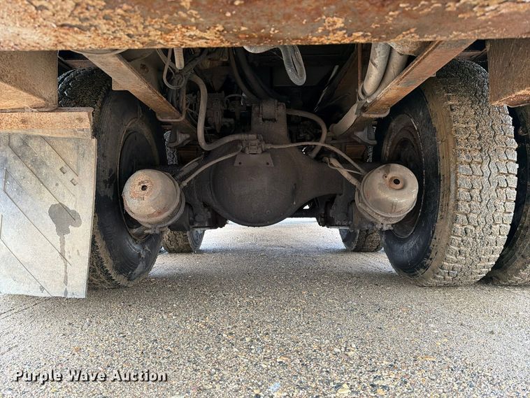 image for item FT5008 2001 International 4900 sewer jetter truck