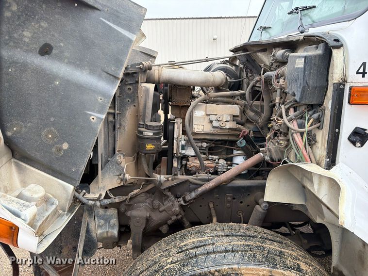 image for item FT5008 2001 International 4900 sewer jetter truck