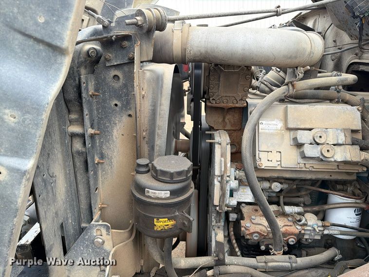 image for item FT5008 2001 International 4900 sewer jetter truck