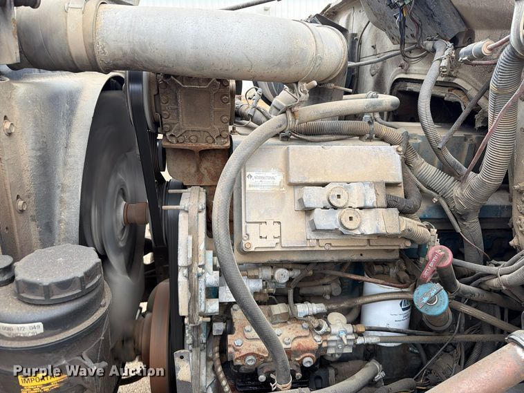 image for item FT5008 2001 International 4900 sewer jetter truck