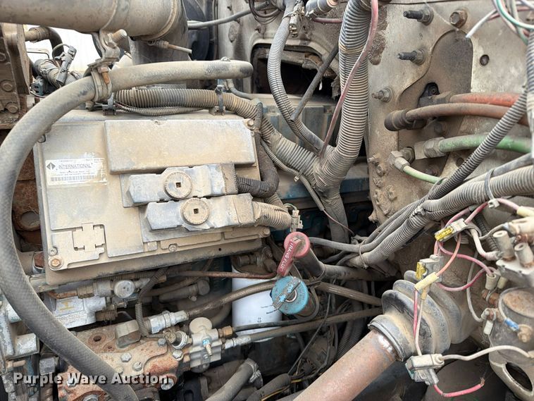 image for item FT5008 2001 International 4900 sewer jetter truck