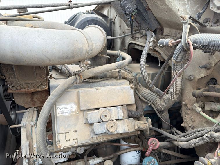 image for item FT5008 2001 International 4900 sewer jetter truck