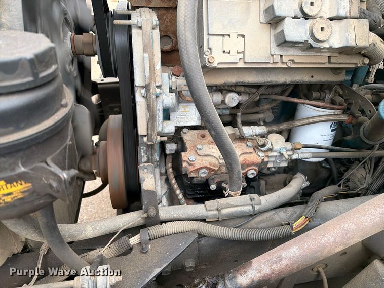 image for item FT5008 2001 International 4900 sewer jetter truck