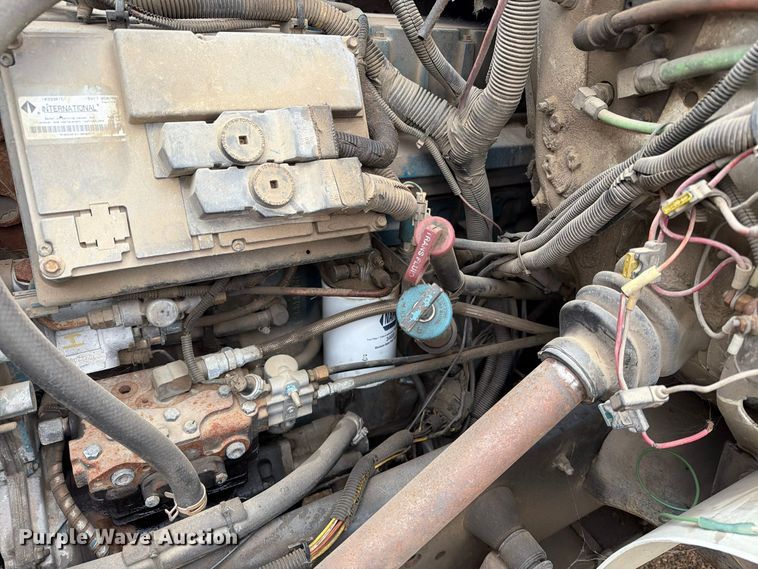 image for item FT5008 2001 International 4900 sewer jetter truck