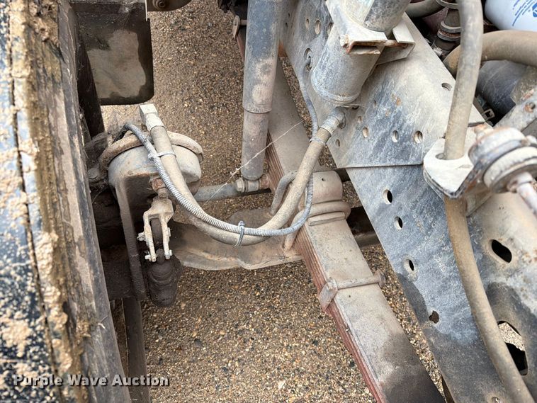 image for item FT5008 2001 International 4900 sewer jetter truck
