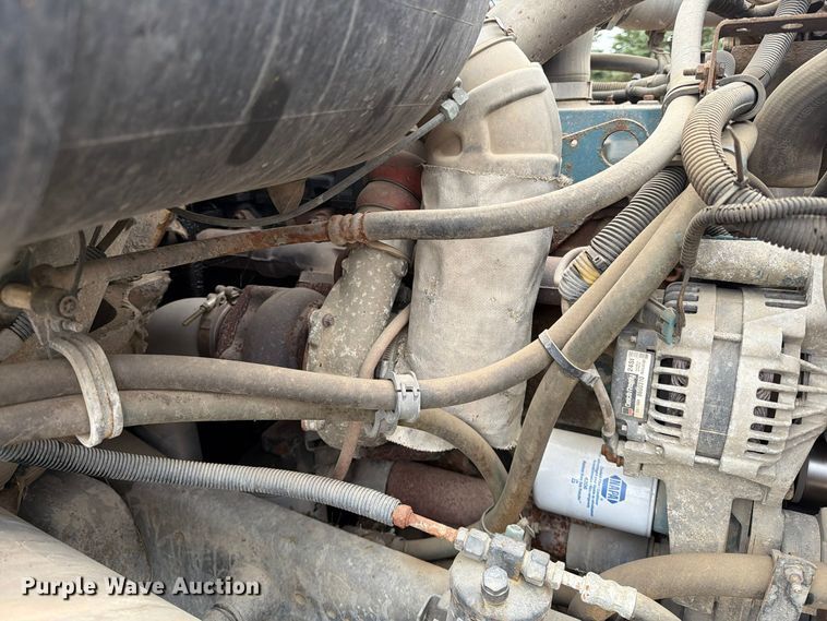 image for item FT5008 2001 International 4900 sewer jetter truck