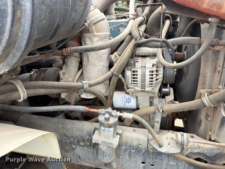 image for item FT5008 2001 International 4900 sewer jetter truck
