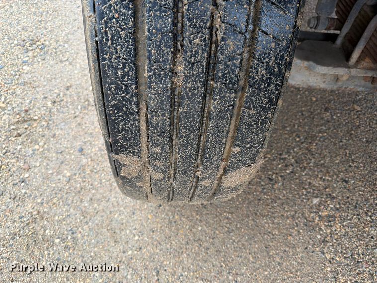 image for item FT5008 2001 International 4900 sewer jetter truck