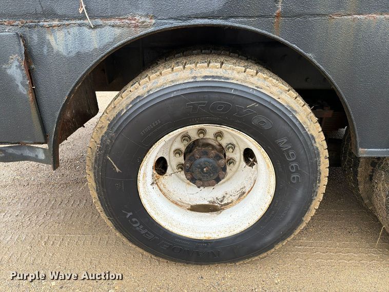 image for item FT5008 2001 International 4900 sewer jetter truck