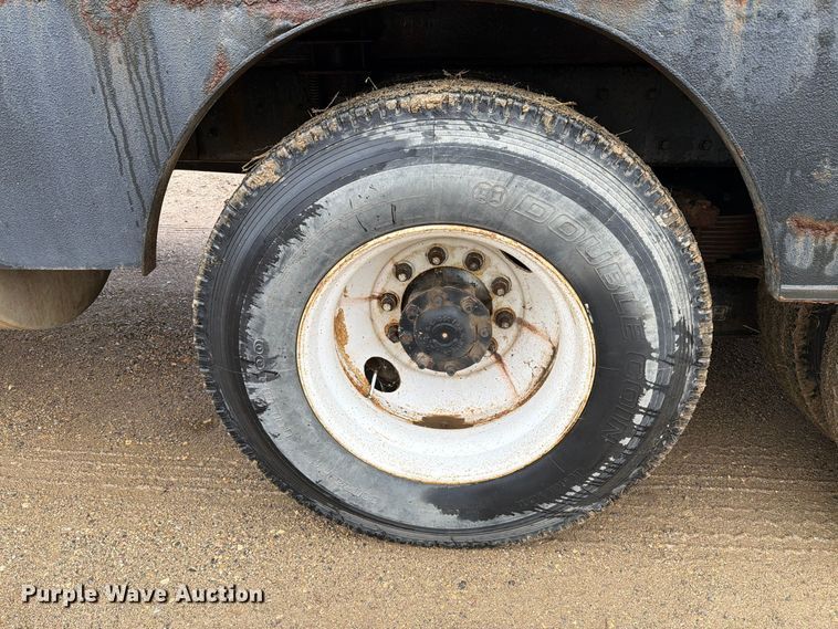 image for item FT5008 2001 International 4900 sewer jetter truck