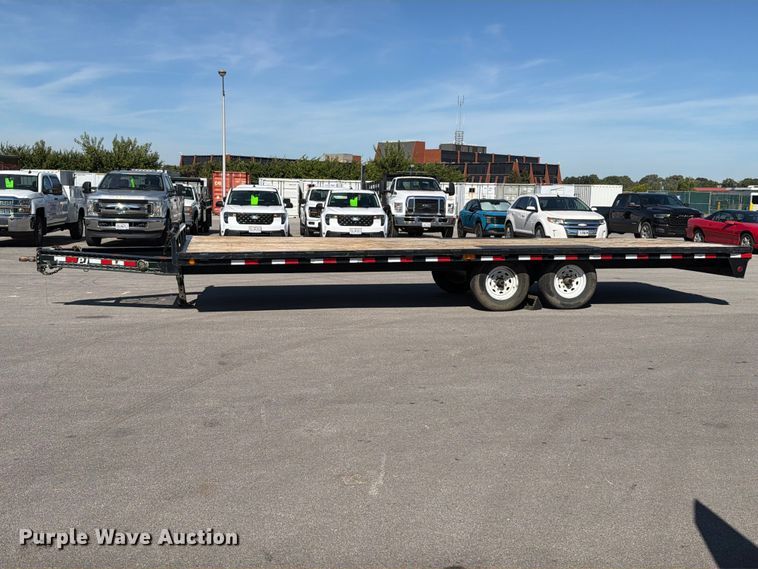 image for item FT6402 2020 PJ Trailer Manufacturer Deckover F8242 flatbed trailer