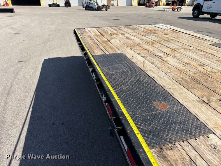 image for item FT6402 2020 PJ Trailer Manufacturer Deckover F8242 flatbed trailer