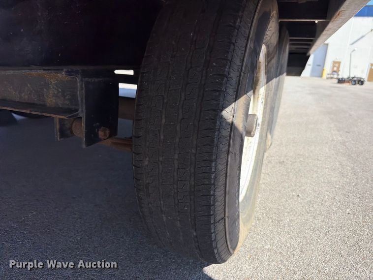 image for item FT6402 2020 PJ Trailer Manufacturer Deckover F8242 flatbed trailer